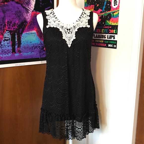 Dresses & Skirts - Black and white sleeveless dress with ruffles